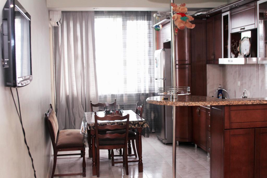 באטומי Apartment Rustaveli 57 מראה חיצוני תמונה