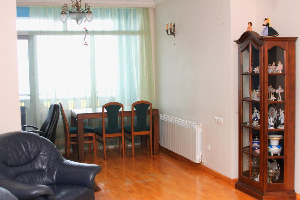 באטומי Apartment Rustaveli 57 מראה חיצוני תמונה